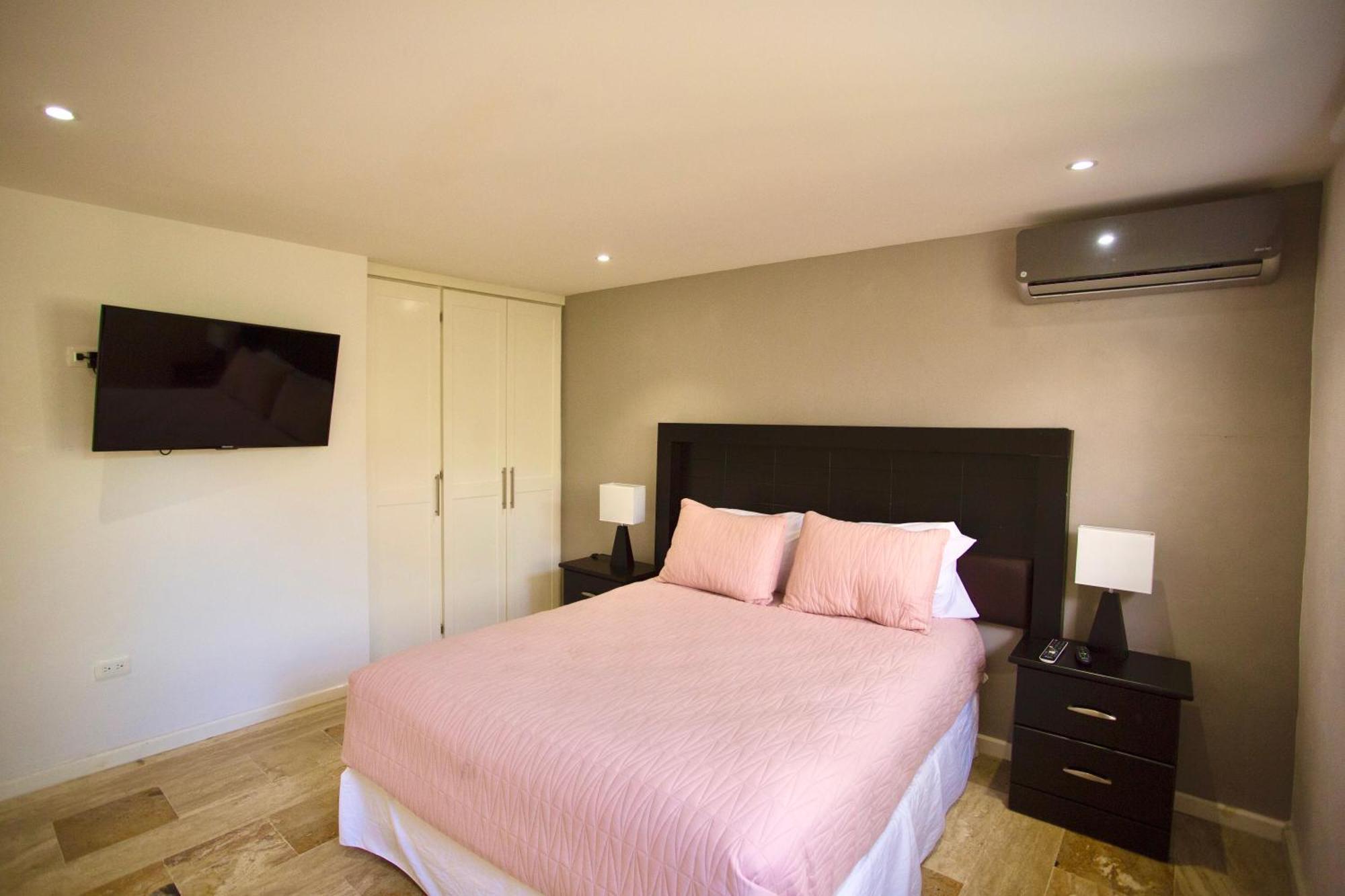 Cozy Loft With Pool, One Block From The Beach! Cancun Bagian luar foto