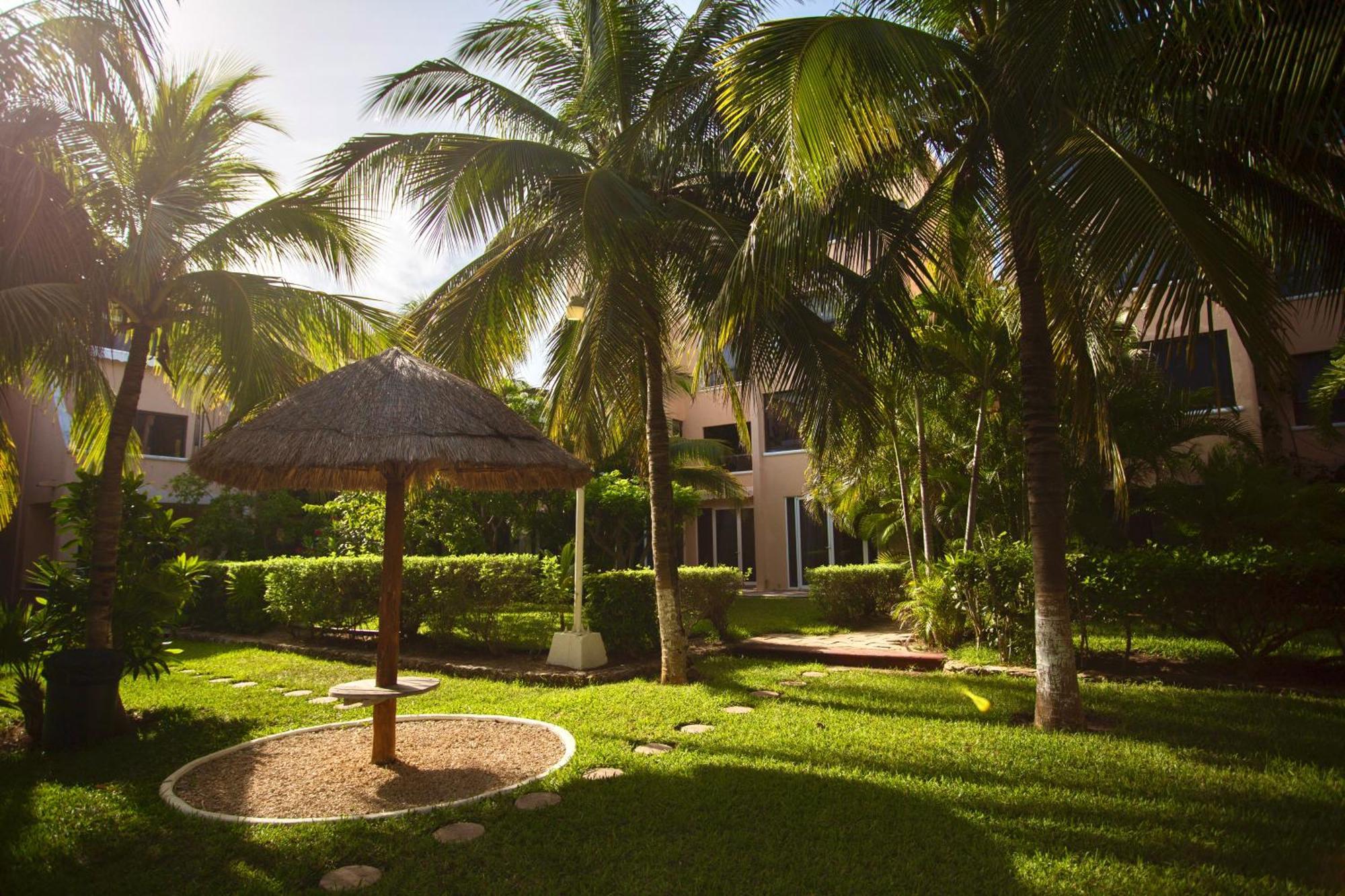 Cozy Loft With Pool, One Block From The Beach! Cancun Bagian luar foto
