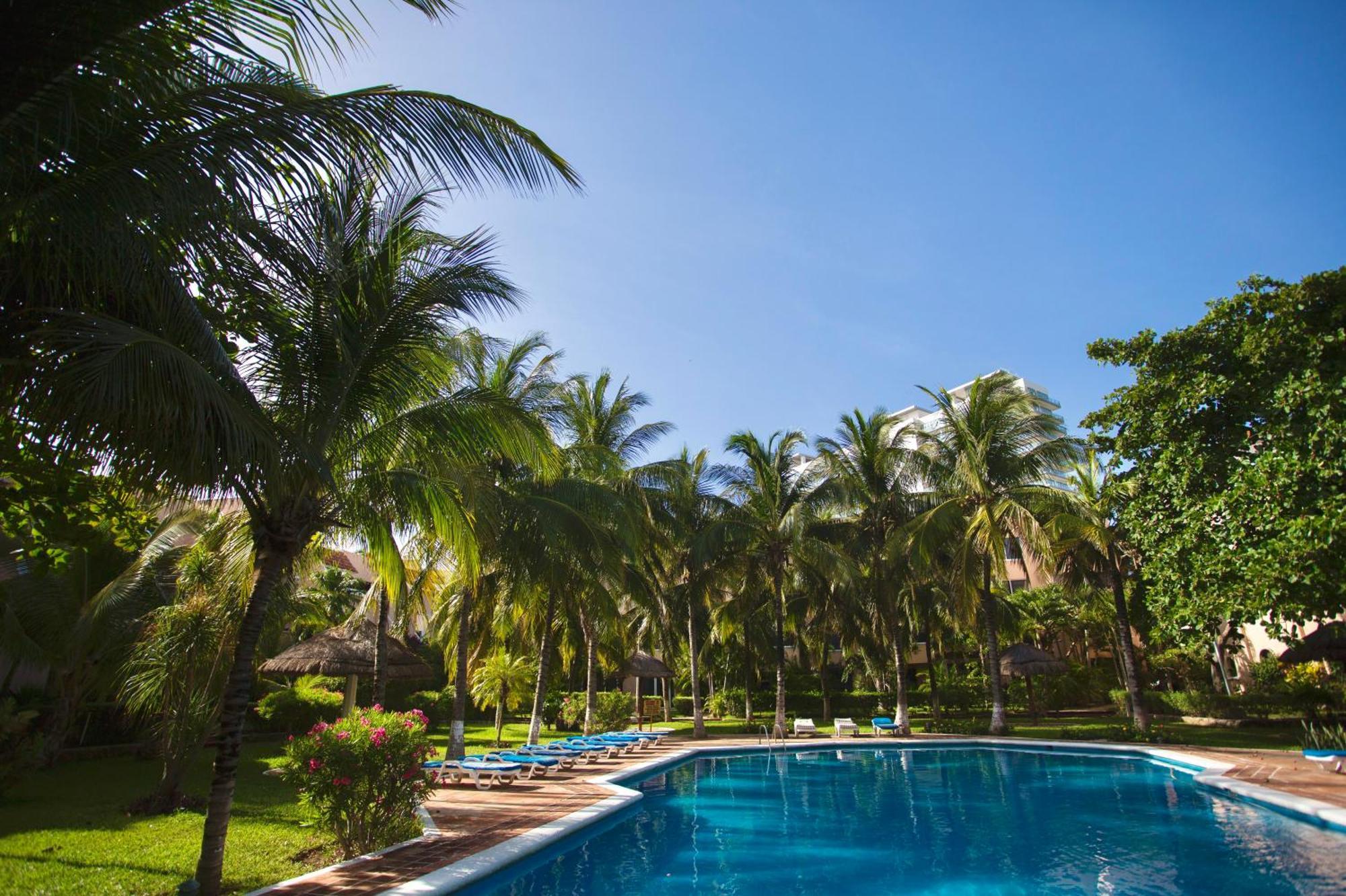 Cozy Loft With Pool, One Block From The Beach! Cancun Bagian luar foto
