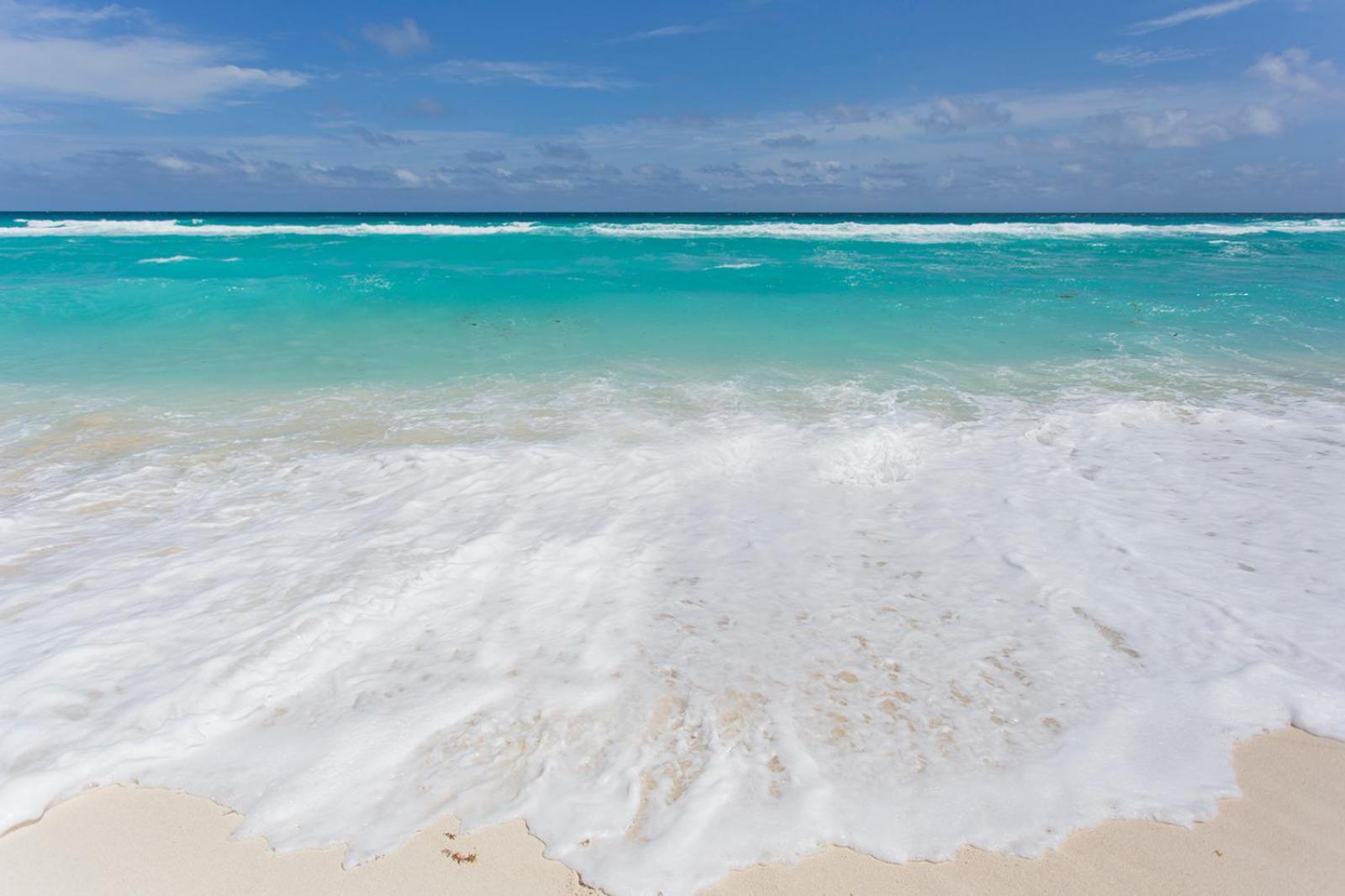 Cozy Loft With Pool, One Block From The Beach! Cancun Bagian luar foto